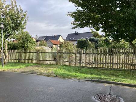 Straßenansicht Straßenansicht - Grundstück in 39340 Haldensleben mit 750m² kaufen