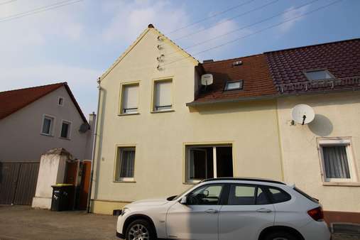 Straßenansicht - Doppelhaushälfte in 39171 Sülzetal mit 93m² kaufen