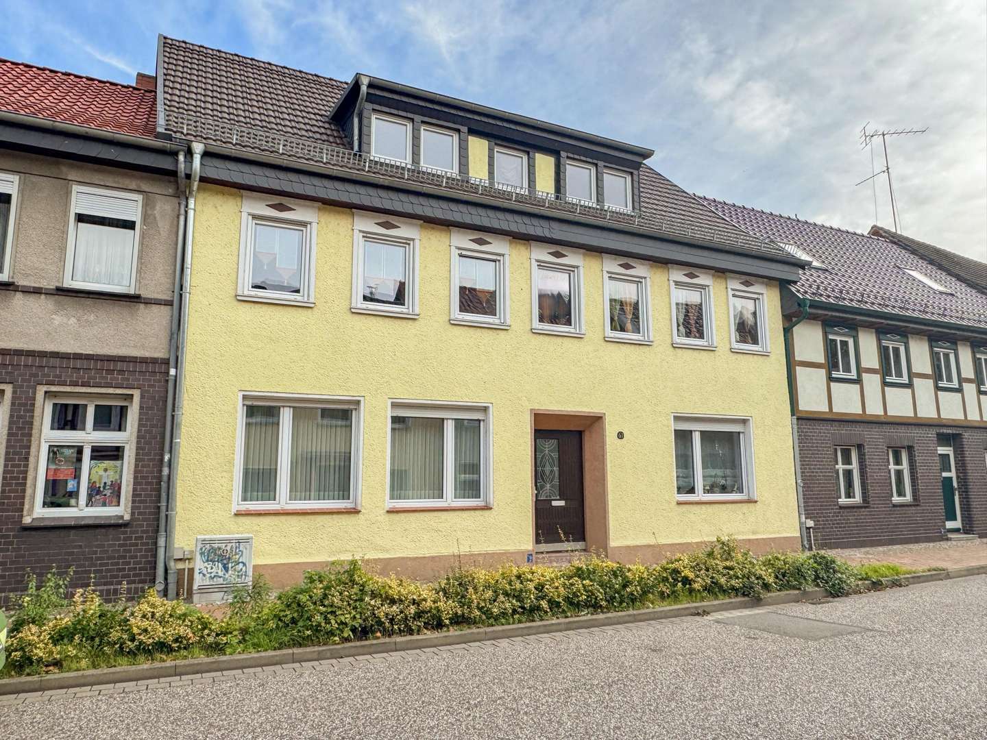 Wohnhaus Vorderseite Straßenansicht!