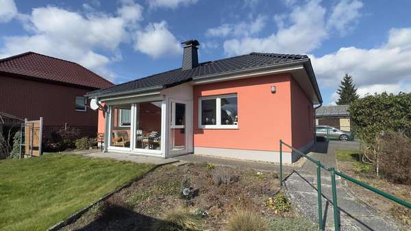 Wohnhaus Rückseite Gartenansicht! Wohnhaus Rückseite Gartenansicht! - Einfamilienhaus in 29410 Salzwedel mit 75m² kaufen