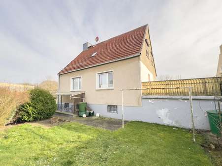 Wohnhaus mit Terrasse Gartenansicht - Einfamilienhaus in 39624 Kalbe mit 110m² kaufen