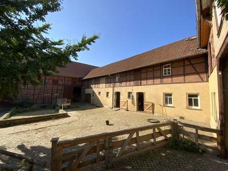 Innenhof - Bauernhaus in 99189 Gebesee mit 431m² kaufen