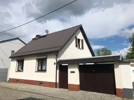 Wohnhaus in ruhiger Lage !