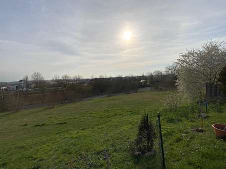 Aussicht vom Garten - Mehrfamilienhaus in 99636 Rastenberg mit 152m² kaufen