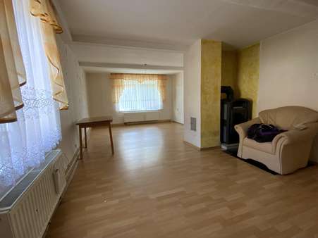 Wohnzimmer - Einfamilienhaus in 99634 Straußfurt mit 91m² kaufen