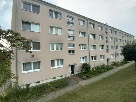 Eigennutz oder Vermietung - Eine 3-Raumwohnung mit Stellplatz im 1. OG