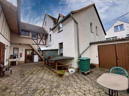 Innenhof - Einfamilienhaus in 99634 Straußfurt mit 169m² kaufen