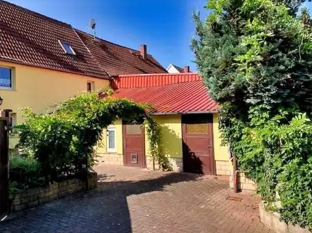 Großes Wohnhaus mit großzügigen Grundstück nahe Sömmerda