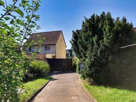 Zufahrt - Einfamilienhaus in 99610 Sömmerda mit 170m² kaufen