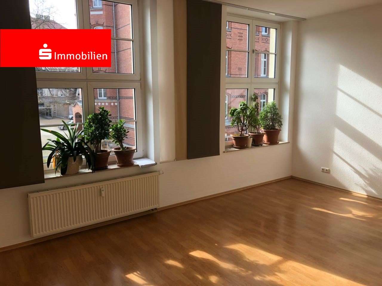 Wohnzimmer - Etagenwohnung in 99084 Erfurt mit 95m² kaufen