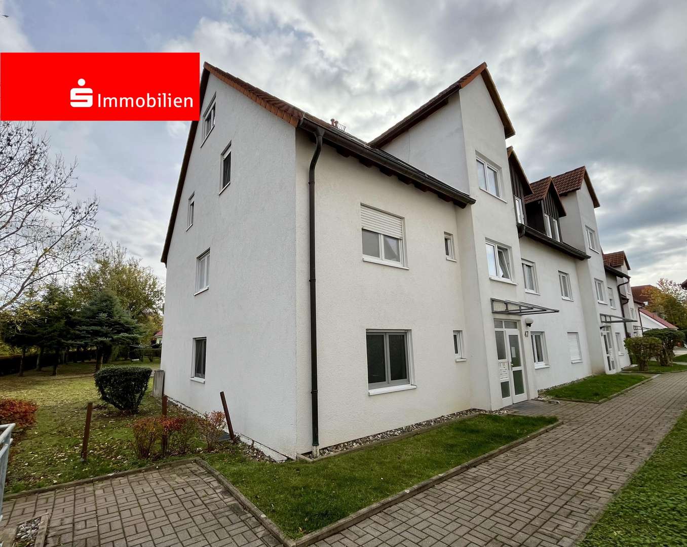 Nord- Ost Ansicht des Gebäudes Nord- Ost Ansicht des Gebäudes - Dachgeschosswohnung in 99099 Erfurt mit 77m² kaufen