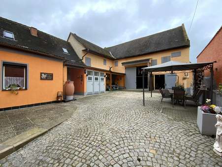 Einfamilienhaus in 99518 Bad Sulza mit 262m² kaufen