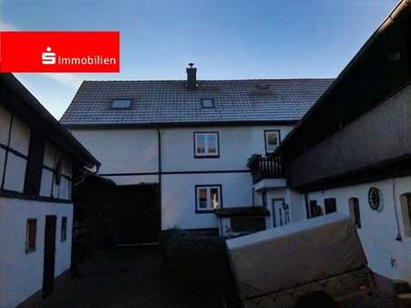 Hofansicht - Einfamilienhaus in 99869 Emleben mit 229m² kaufen
