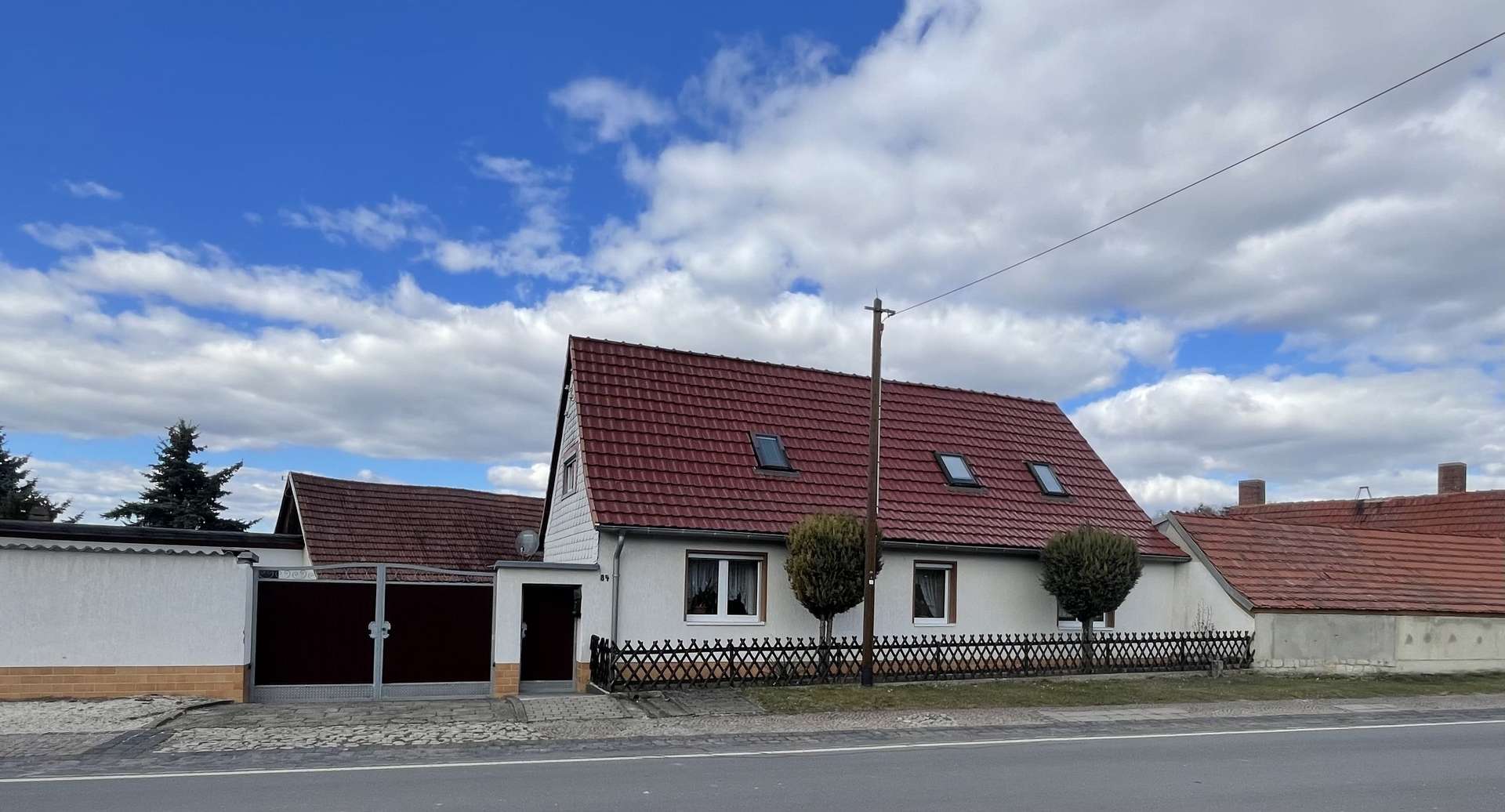 Straßenansicht - Einfamilienhaus in 99625 Kölleda mit 128m² kaufen