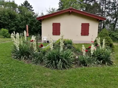 Ihr Ruhepol vor den Toren der Landeshauptstadt Erfurt. Gepflegter Eigentumsgarten mit Gartenhaus. 