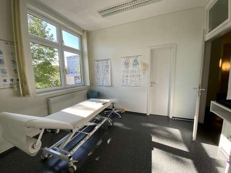 Behandlungszimmer Behandlungszimmer - Büro in 99610 Sömmerda mit 220m² kaufen