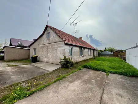 Sanierungsbedürftiges Einfamilienhaus am Erfurter Stadtrand