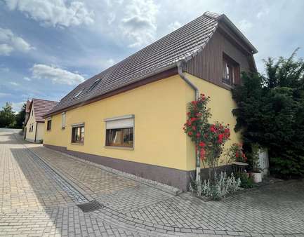 Straßenansicht Straßenansicht - Einfamilienhaus in 99636 Ostramondra mit 123m² kaufen