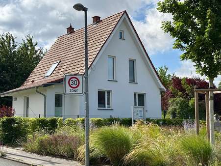 Strassenansicht Strassenansicht - Einfamilienhaus in 99425 Weimar mit 123m² kaufen