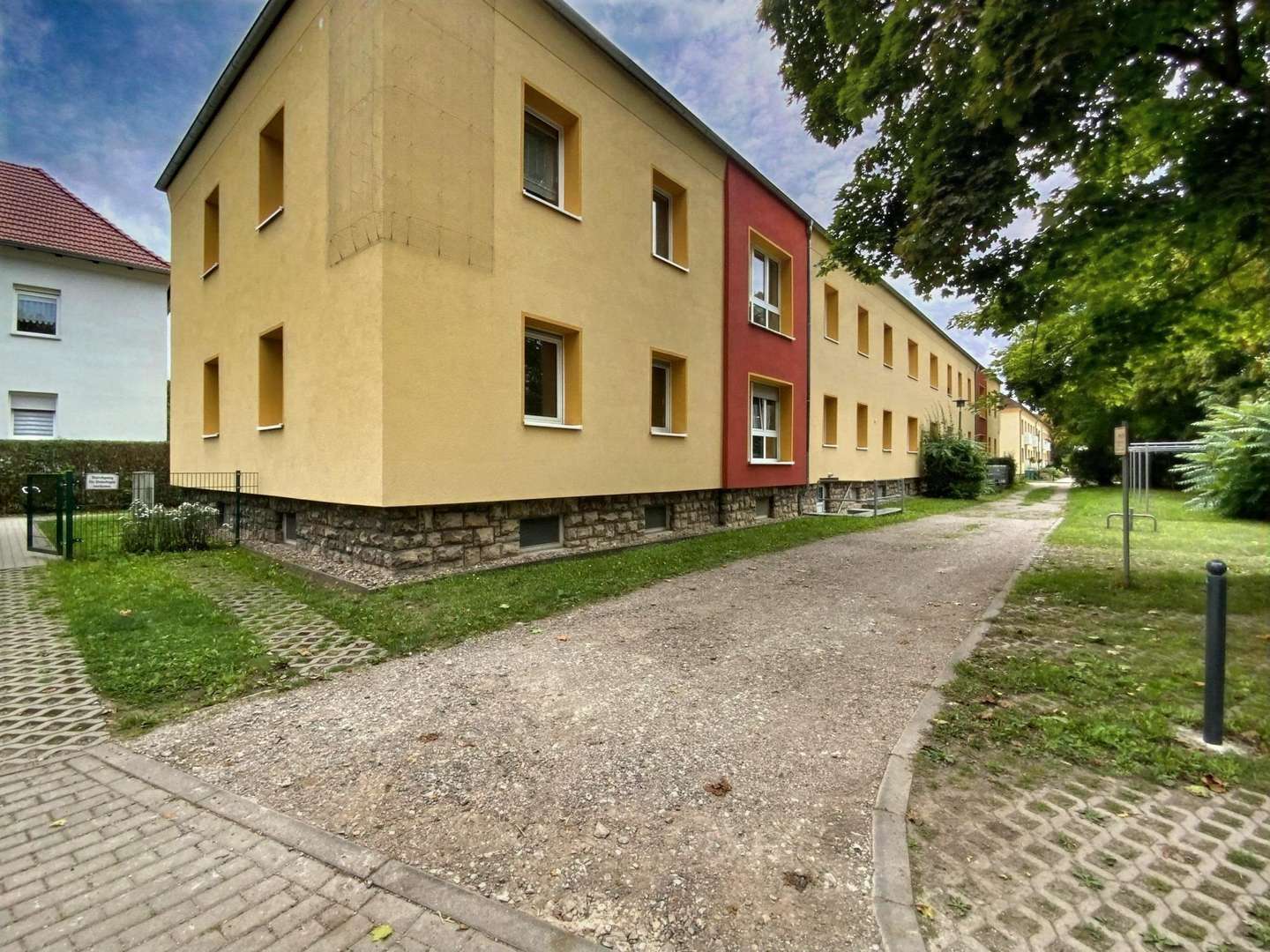 Rückansicht Rückansicht - Erdgeschosswohnung in 99610 Sömmerda mit 68m² kaufen