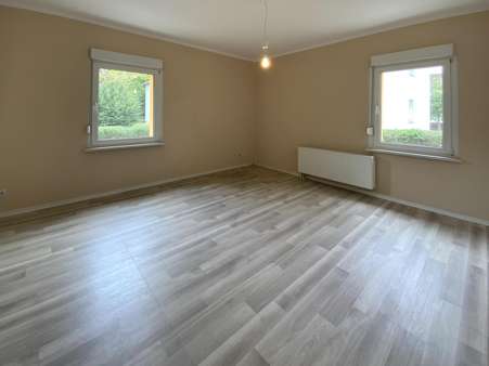 Wohnzimmer Wohnzimmer - Erdgeschosswohnung in 99610 Sömmerda mit 68m² kaufen