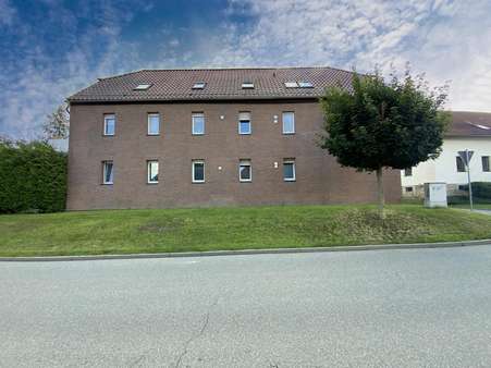 Mehrfamilienhaus in 99510 Ilmtal-Weinstraße mit 412m² kaufen