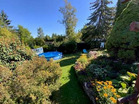 Garten mit Pool Garten mit Pool - Grundstück in 99099 Erfurt mit 506m² kaufen