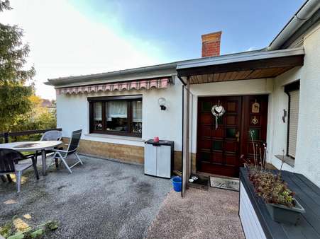 Terrasse und Eingangsbereich Terrasse und Eingangsbereich - Bungalow in 99094 Erfurt mit 85m² kaufen