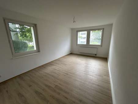 Wohnzimmer - Etagenwohnung in 99734 Nordhausen mit 47m² mieten