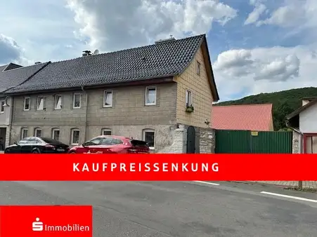 Bauernhaus mit Scheune und Nebengelass in Buhla