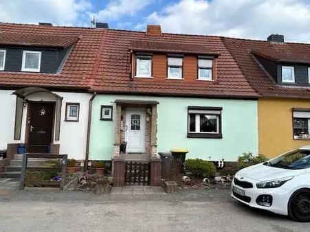 Reihenhaus mit Zufahrt zum Grundstück in Nordhausen
