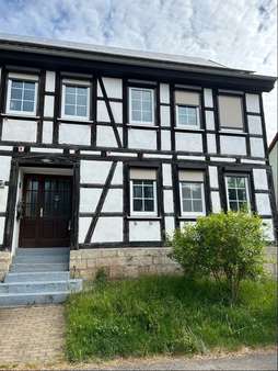 Straßenansicht - Einfamilienhaus in 99706 Sondershausen mit 140m² kaufen