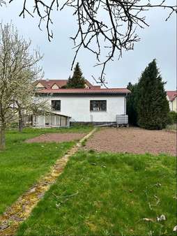 Gartenansicht Gartenansicht - Einzelgarage in 99735 Werther mit 75m² kaufen