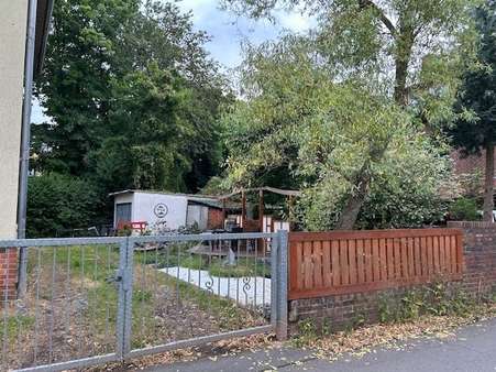 Zufahrt zum Grundstück Zufahrt zum Grundstück - Mehrfamilienhaus in 99734 Nordhausen mit 190m² als Kapitalanlage kaufen