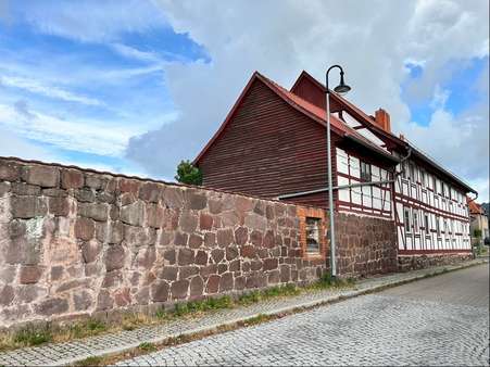 Straßenansicht - Mehrfamilienhaus in 99768 Harztor mit 265m² als Kapitalanlage kaufen