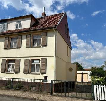 Straßenansicht - Doppelhaushälfte in 99734 Nordhausen mit 112m² kaufen