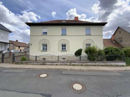 Straßenansicht - Zweifamilienhaus in 06571 Roßleben-Wiehe mit 180m² kaufen
