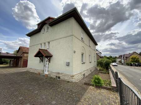 Zufahrt/Eingangsbereich - Zweifamilienhaus in 06571 Roßleben-Wiehe mit 180m² kaufen