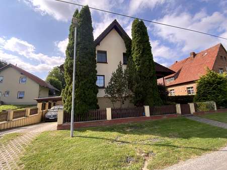 Straßenansicht - Einfamilienhaus in 99718 Greußen mit 110m² kaufen