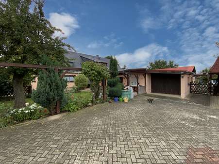 Hof - Mehrfamilienhaus in 99718 Greußen mit 350m² kaufen