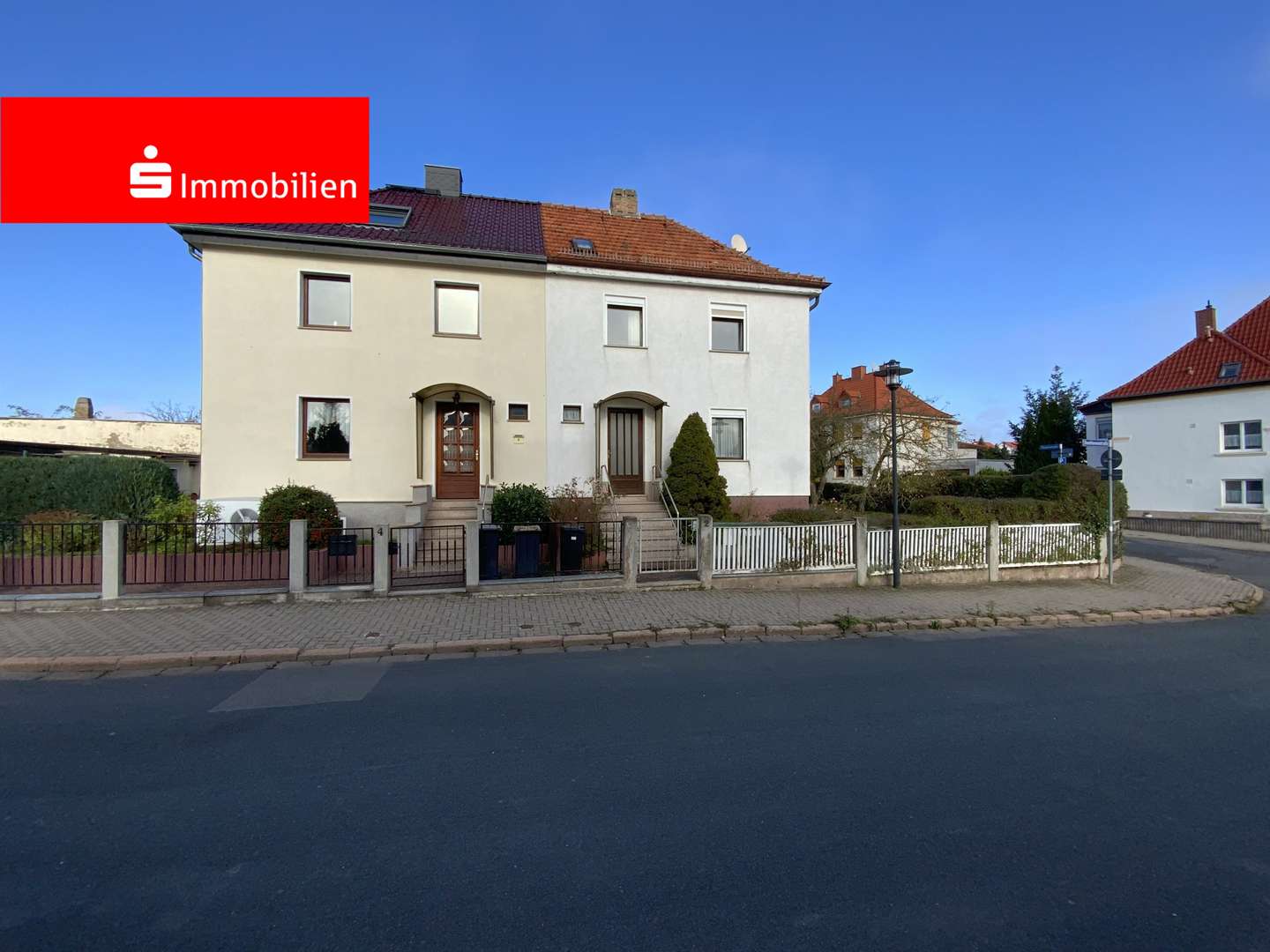 Titelbild Titelbild - Doppelhaushälfte in 99706 Sondershausen mit 100m² kaufen
