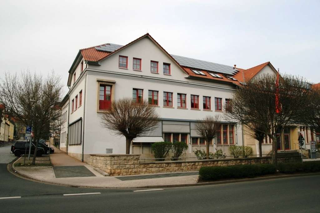 Große 2-Raum-Wohnung in sehr zentraler Lage