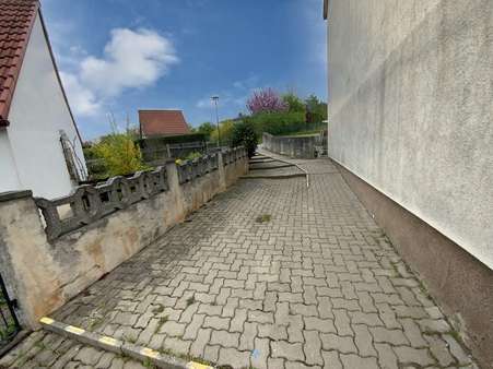 Zugang zum Grundstück - Erdgeschosswohnung in 06556 Artern mit 58m² kaufen