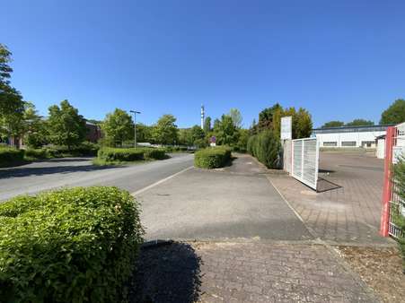 Hofzufahrt Hofzufahrt - Lager in 06577 An der Schmücke mit 1100m² kaufen
