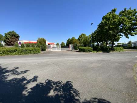 Hofzufahrt Hofzufahrt - Lager in 06577 An der Schmücke mit 1100m² kaufen