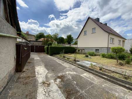 Grundstückszufahrt - Einfamilienhaus in 99707 Kyffhäuserland mit 110m² kaufen
