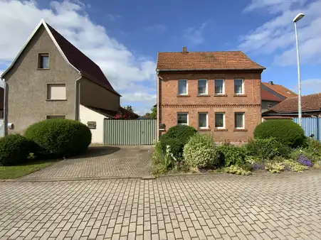 Ländliche Idylle - Einfamilienhaus mit separatem Gartengrundstück

