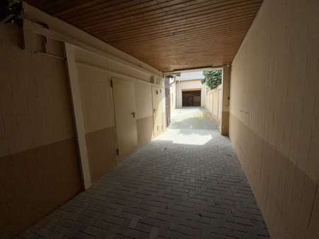 Durchfahrt zum Innenhof - Haus in 06571 Roßleben-Wiehe mit 75m² kaufen