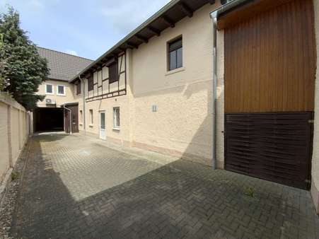 Innenhof / Durchfahrt - Haus in 06571 Roßleben-Wiehe mit 75m² kaufen