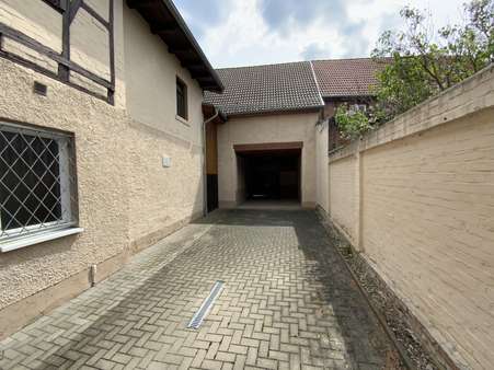 Innenhof/Zufahrt Garage - Haus in 06571 Roßleben-Wiehe mit 75m² kaufen